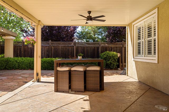 1001 Barkwood Ct, Vacaville, CA 95687