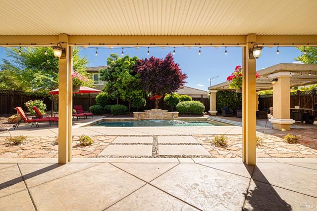 1001 Barkwood Ct, Vacaville, CA 95687