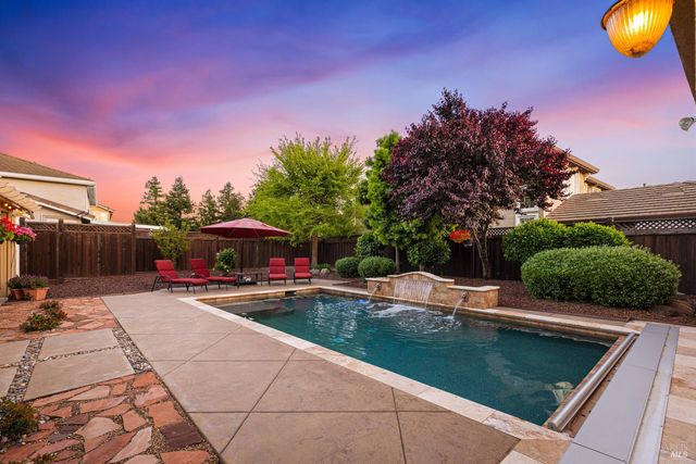 1001 Barkwood Ct, Vacaville, CA 95687