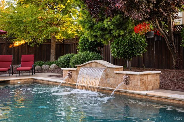 1001 Barkwood Ct, Vacaville, CA 95687