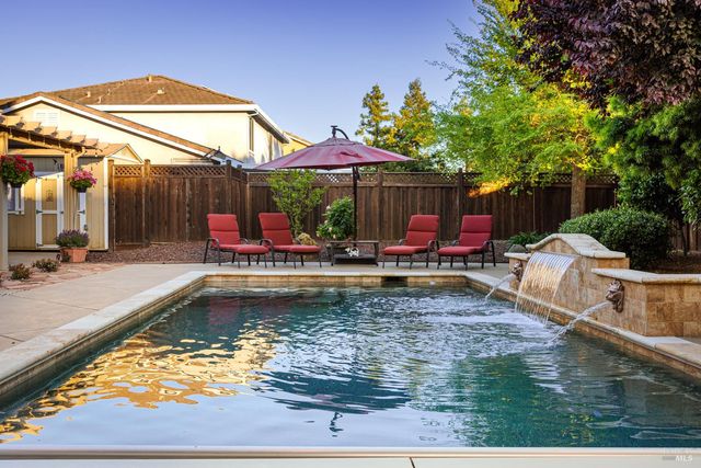 1001 Barkwood Ct, Vacaville, CA 95687