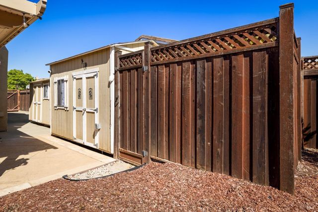 1001 Barkwood Ct, Vacaville, CA 95687