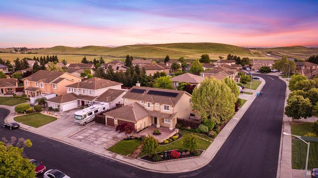 1001 Barkwood Ct, Vacaville, CA 95687