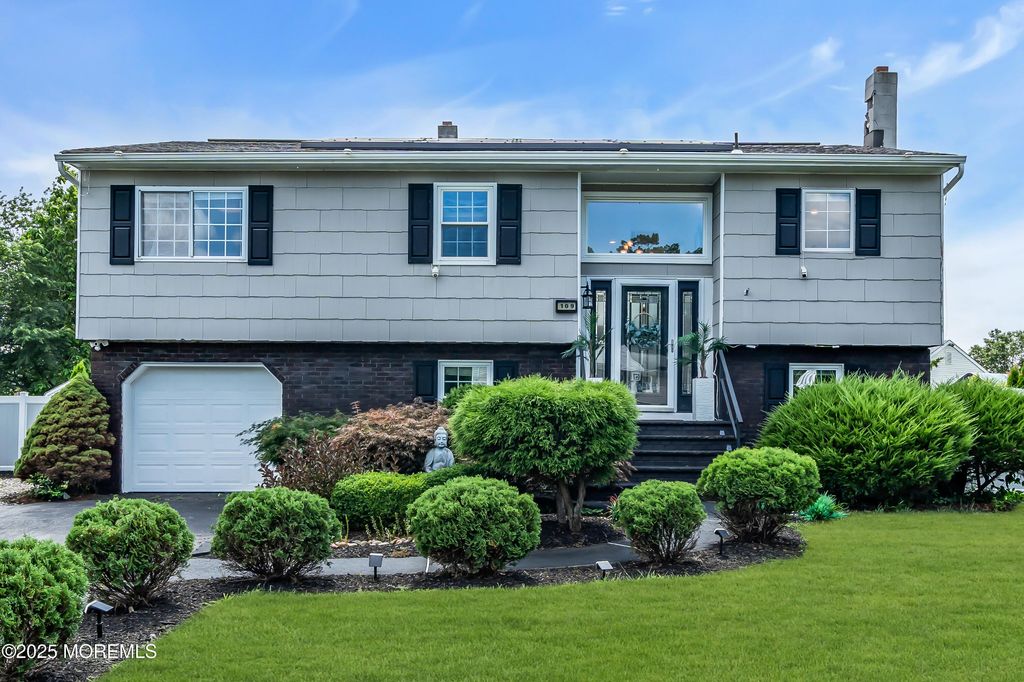 109 Twin Rivers Drive, Toms River, NJ 08753