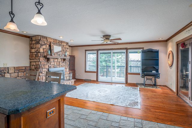 6887 Colonial Avenue, Bettendorf, IA 52722