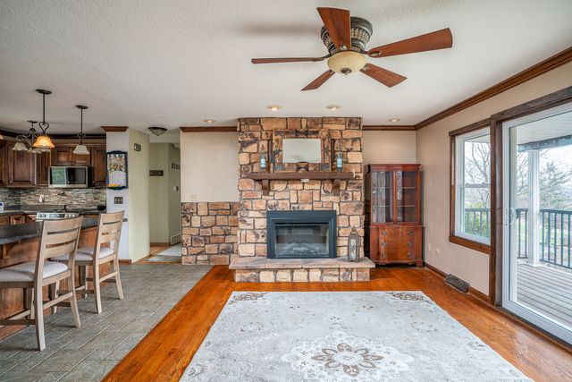 6887 Colonial Avenue, Bettendorf, IA 52722