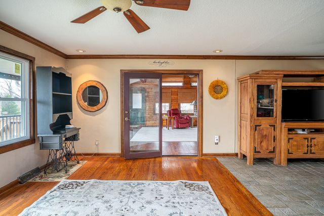 6887 Colonial Avenue, Bettendorf, IA 52722