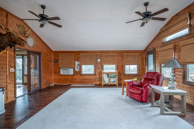 6887 Colonial Avenue, Bettendorf, IA 52722