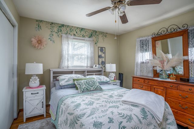 6887 Colonial Avenue, Bettendorf, IA 52722