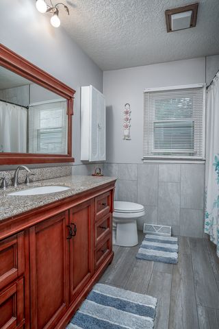 6887 Colonial Avenue, Bettendorf, IA 52722