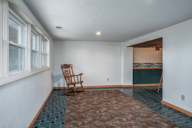 6887 Colonial Avenue, Bettendorf, IA 52722