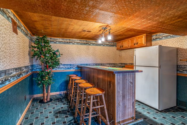 6887 Colonial Avenue, Bettendorf, IA 52722