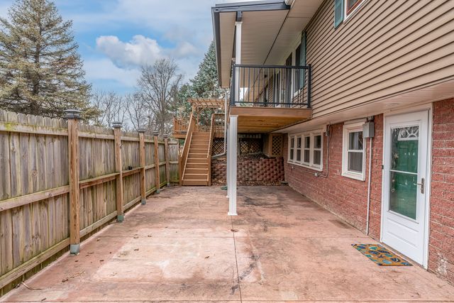 6887 Colonial Avenue, Bettendorf, IA 52722