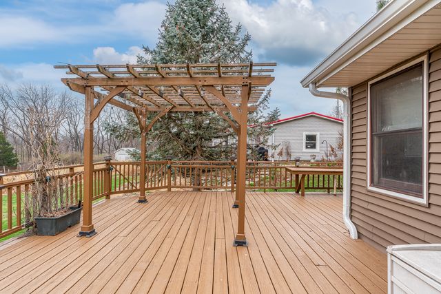 6887 Colonial Avenue, Bettendorf, IA 52722