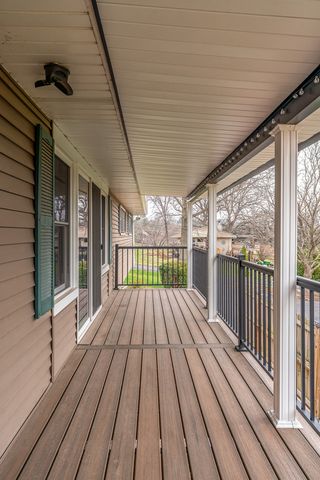 6887 Colonial Avenue, Bettendorf, IA 52722