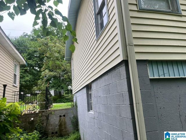 1045 WAVERLY STREET, Tarrant, AL 35217