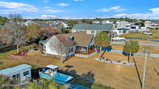 180 Salty Shores Point Drive, Newport, NC 28570