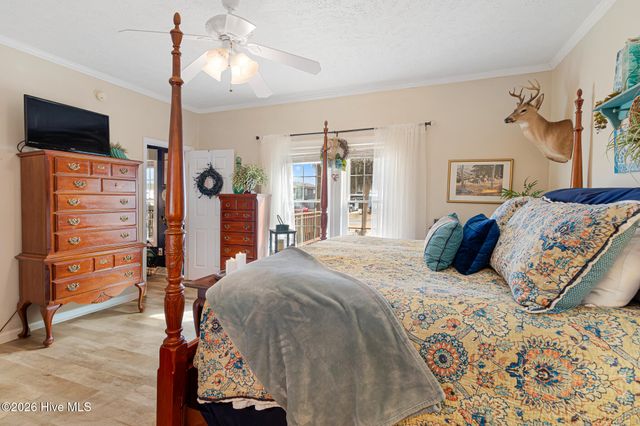 180 Salty Shores Point Drive, Newport, NC 28570