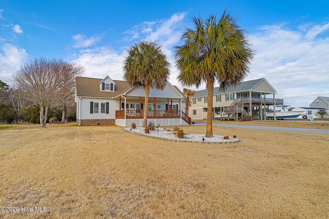 180 Salty Shores Point Drive, Newport, NC 28570