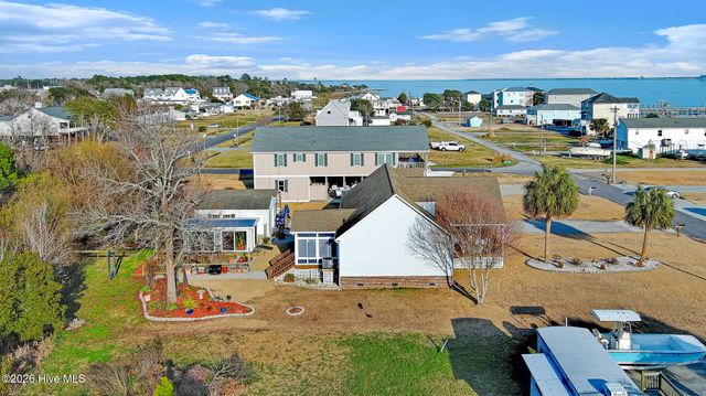 180 Salty Shores Point Drive, Newport, NC 28570