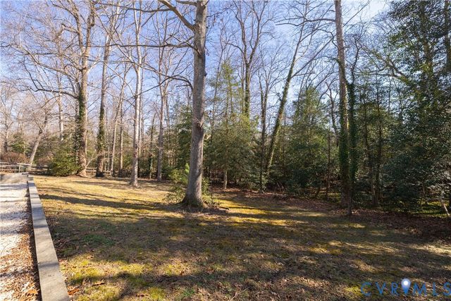 5307 Krag Rd, Chester, VA 23831