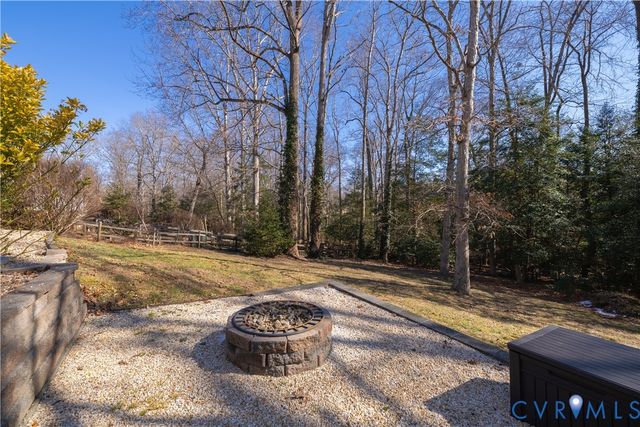 5307 Krag Rd, Chester, VA 23831