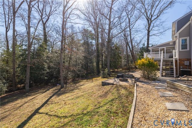 5307 Krag Rd, Chester, VA 23831