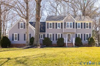 5307 Krag Rd, Chester, VA 23831