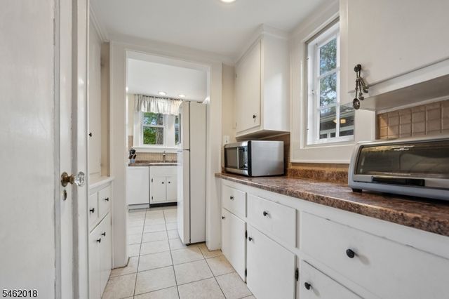 21 Midland Dr, Morris Twp., NJ 07960