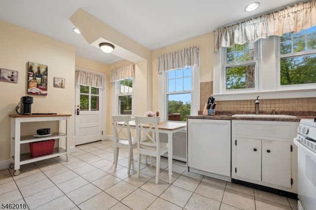 21 Midland Dr, Morris Twp., NJ 07960
