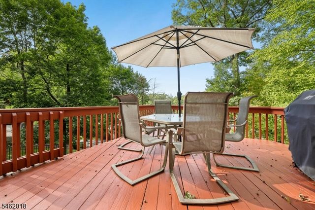 21 Midland Dr, Morris Twp., NJ 07960
