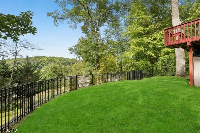 21 Midland Dr, Morris Twp., NJ 07960
