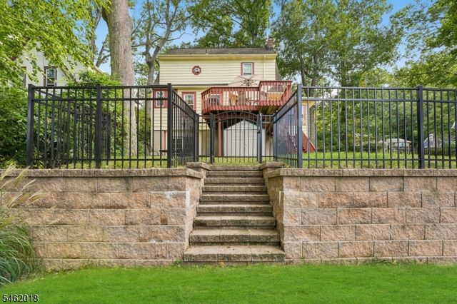 21 Midland Dr, Morris Twp., NJ 07960