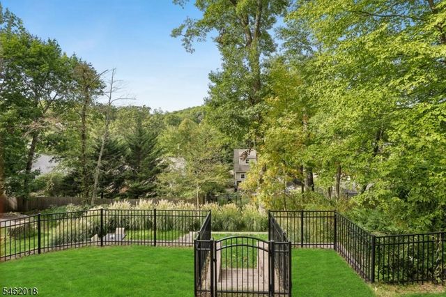 21 Midland Dr, Morris Twp., NJ 07960