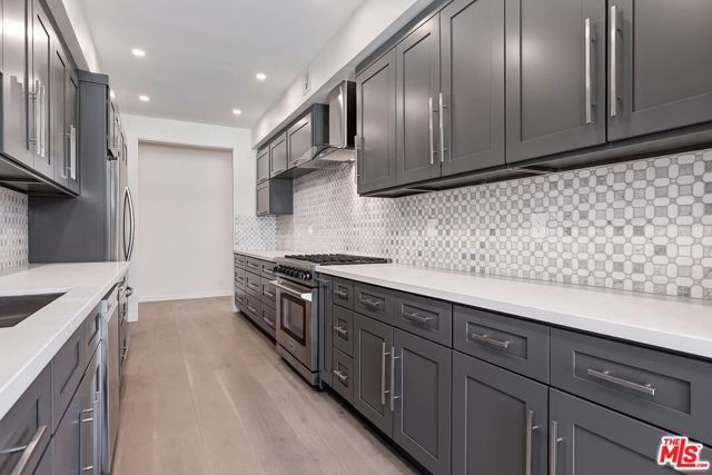 8568 Burton Way 301, Los Angeles, CA 90048