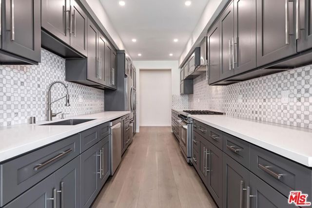 8568 Burton Way 301, Los Angeles, CA 90048