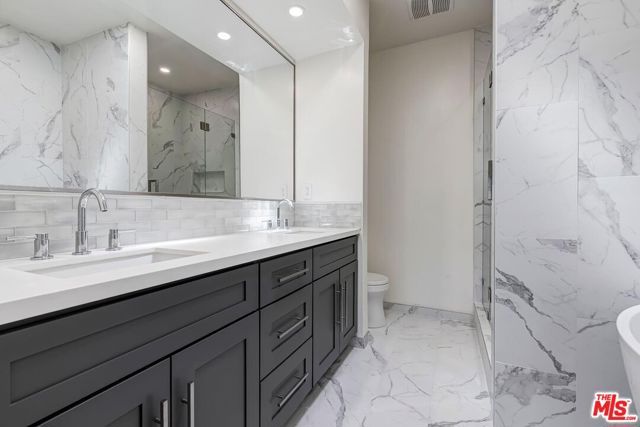 8568 Burton Way 301, Los Angeles, CA 90048