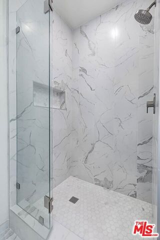 8568 Burton Way 301, Los Angeles, CA 90048