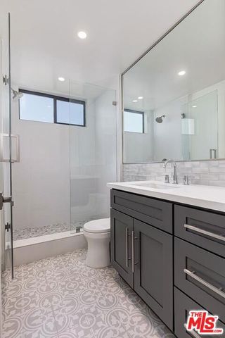 8568 Burton Way 301, Los Angeles, CA 90048