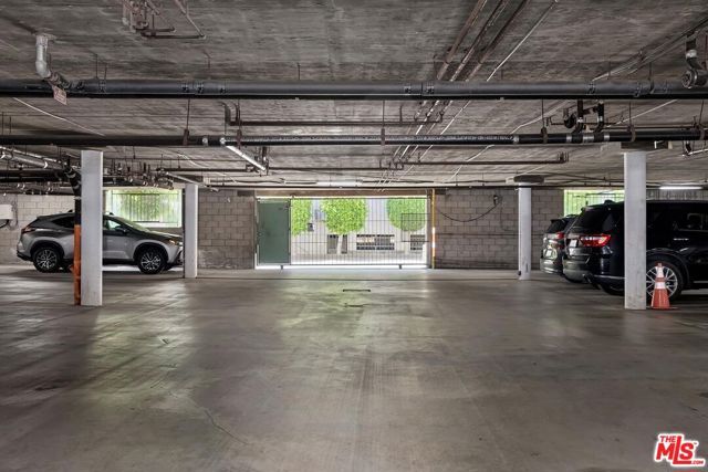 8568 Burton Way 301, Los Angeles, CA 90048