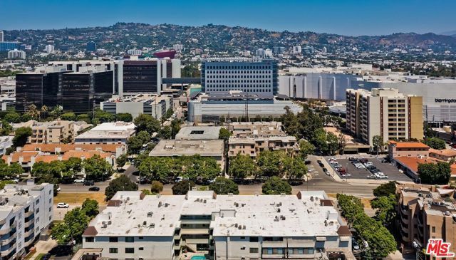 8568 Burton Way 301, Los Angeles, CA 90048