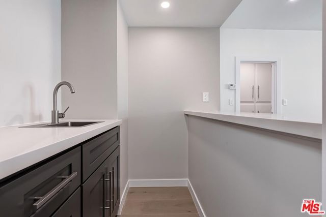 8568 Burton Way 301, Los Angeles, CA 90048