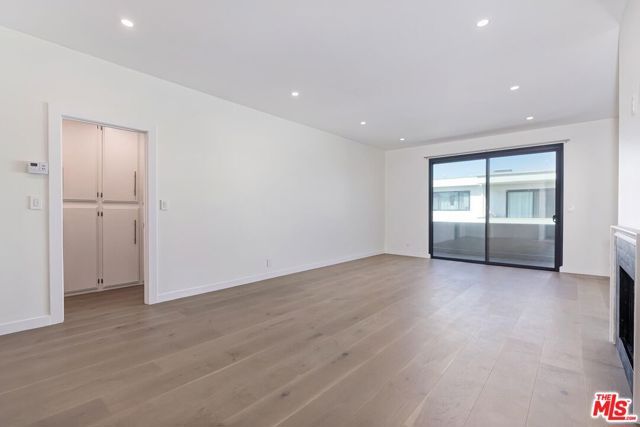 8568 Burton Way 301, Los Angeles, CA 90048