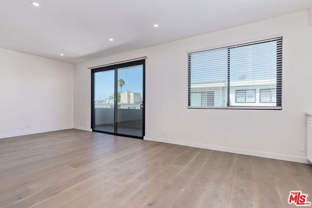 8568 Burton Way 301, Los Angeles, CA 90048