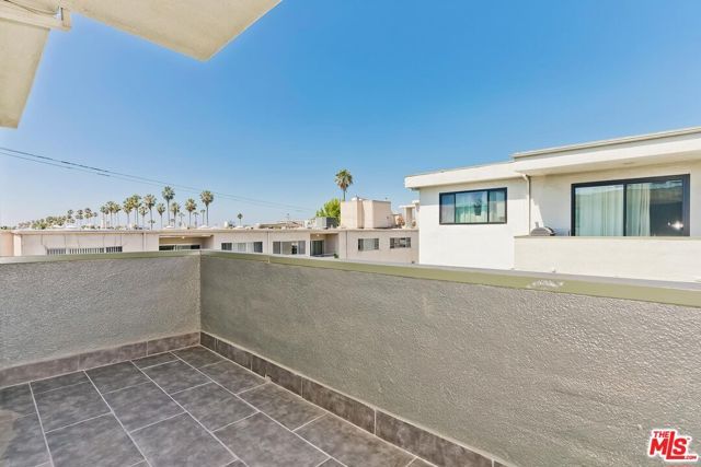 8568 Burton Way 301, Los Angeles, CA 90048