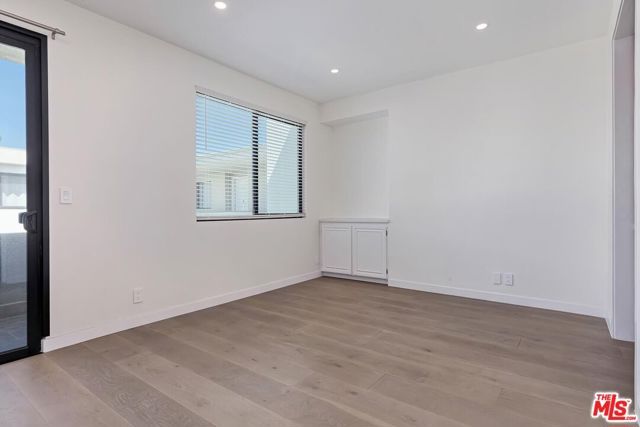 8568 Burton Way 301, Los Angeles, CA 90048