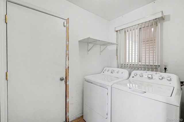 24326 Juliet Drive, Center Line, MI 48015