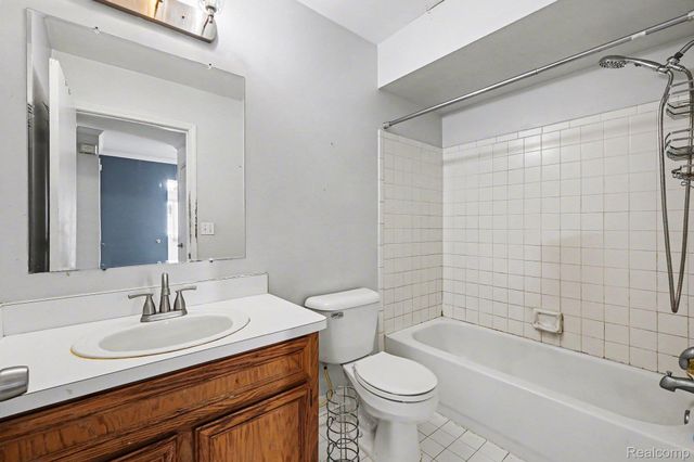 24326 Juliet Drive, Center Line, MI 48015