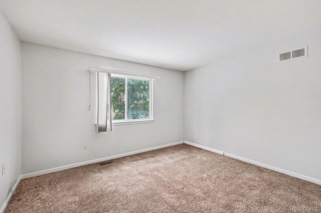 24326 Juliet Drive, Center Line, MI 48015