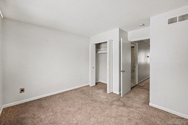 24326 Juliet Drive, Center Line, MI 48015